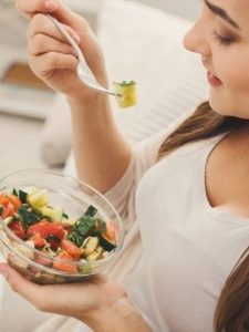Pregnant mahila ko kya nahi khana chahiye