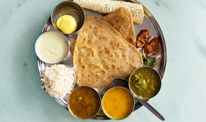 ब्रेस्टफीडिंग में कितनी कैलोरी बर्न होती है? जानें माँ की सेहत और वजन पर इसका असर 4 breastfeeding ke dauran kya khaye